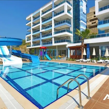 5 Stars Compound With Private Garden, Near The Sea ألانيا