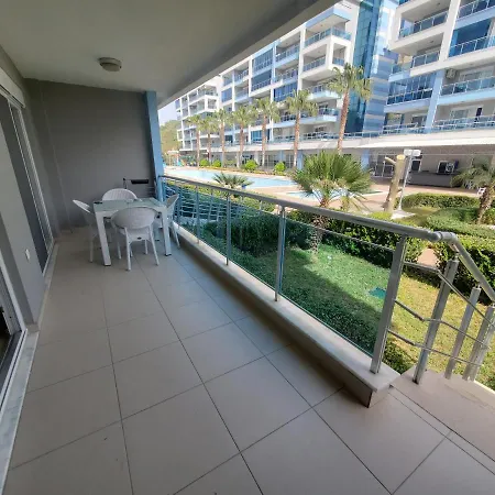 5 Stars Compound With Private Garden, Near The Sea *