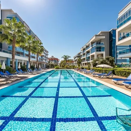 5 Stars Compound With Private Garden, Near The Sea * ألانيا