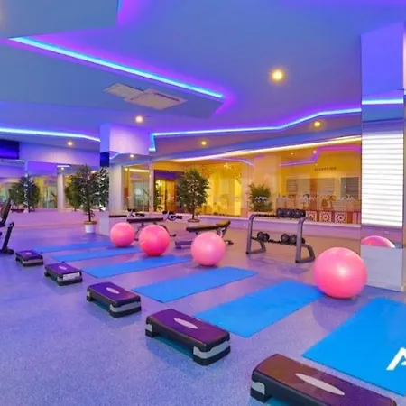 شقة 5 Stars Compound With Private Garden, Near The Sea